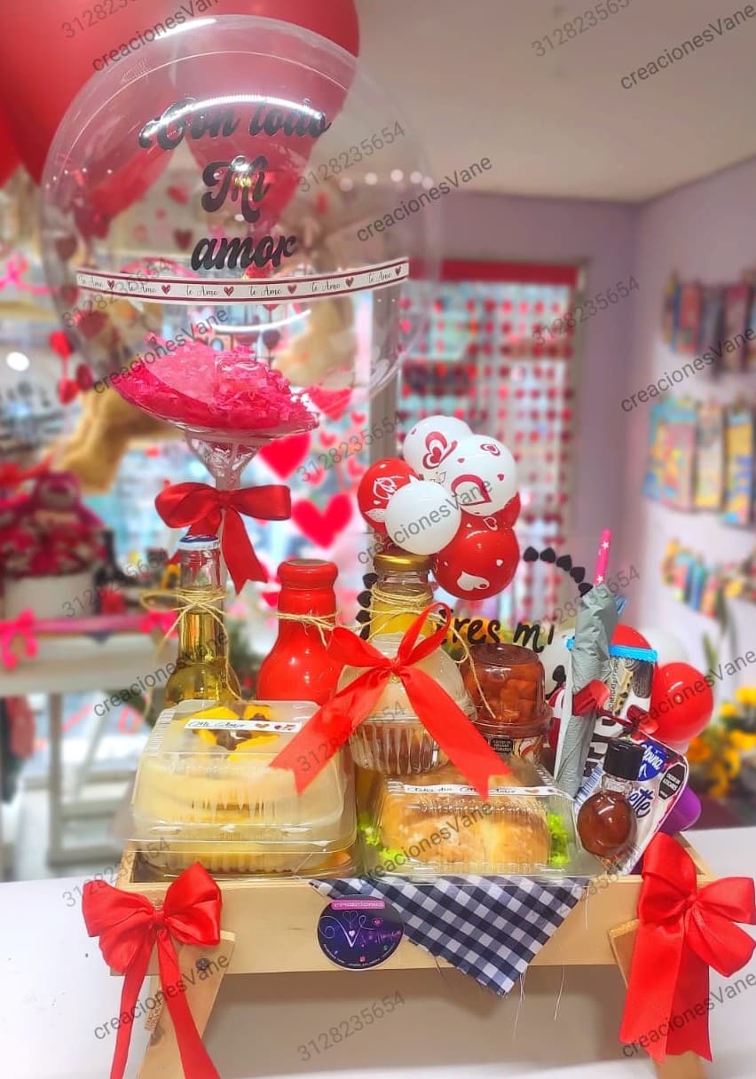 Brindis de Amor: Rojo Pasión en Medellín - Creaciones Vane