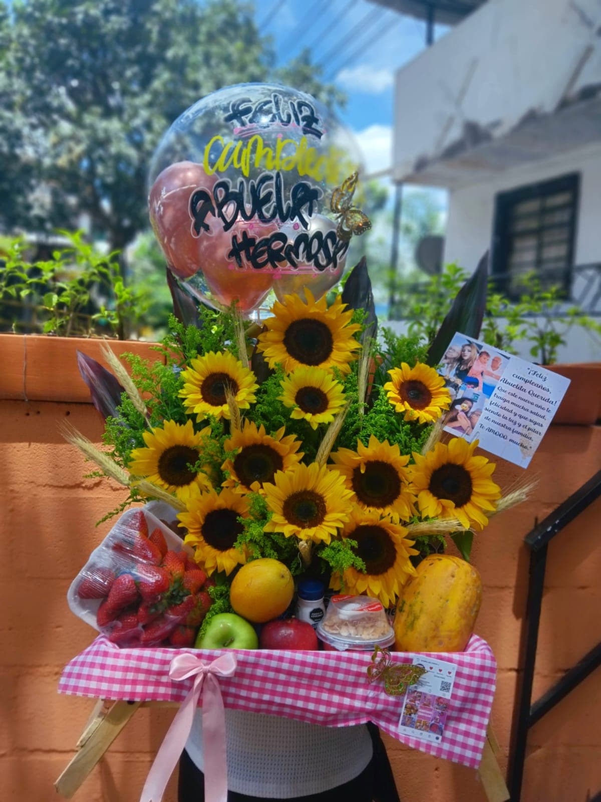 Jardín de Gala: Explosión de Girasoles en Medellín - Creaciones Vane